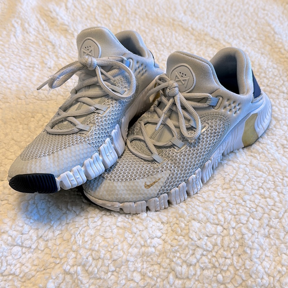 Nike Free Metcon 4 Pure Platinum Grey Gold White (Women's) Size 7.5